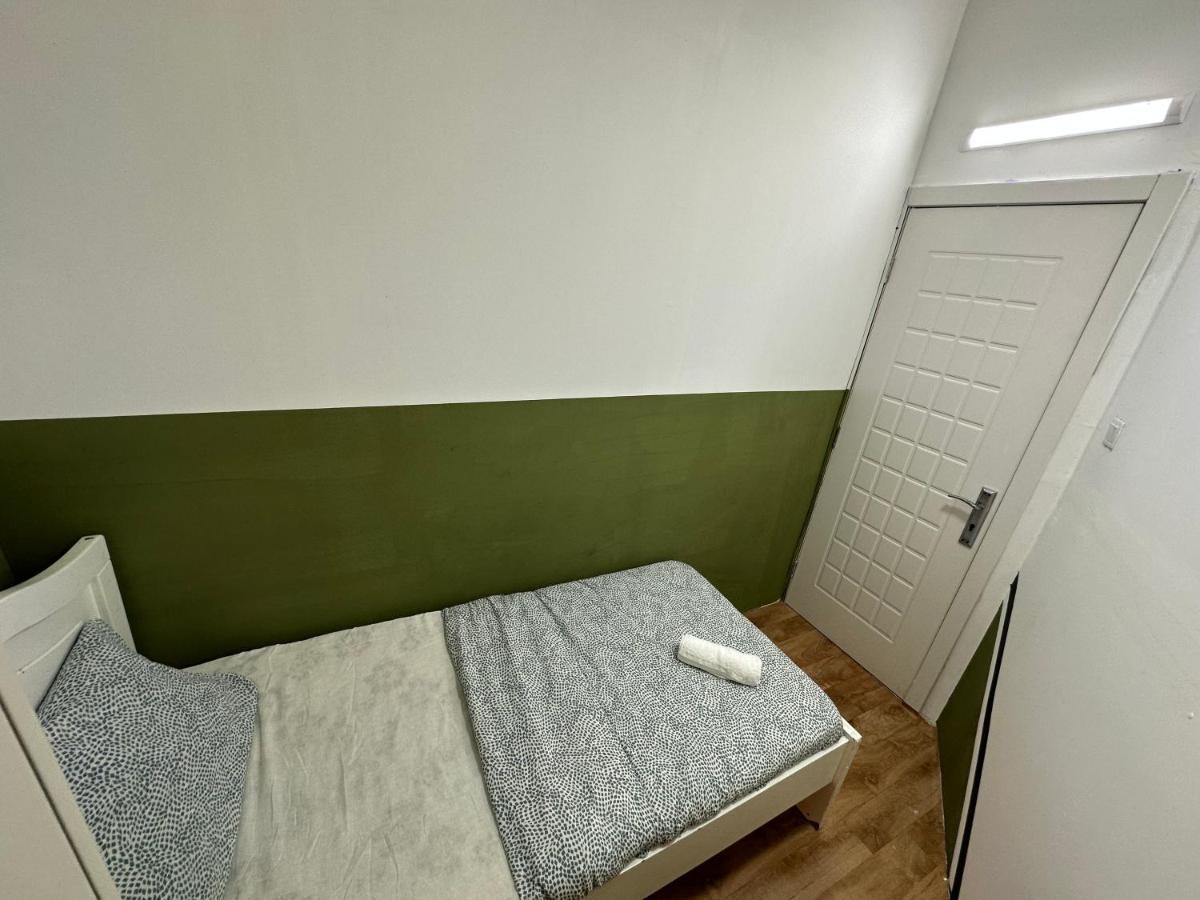 Bachelor Partition In Tecom Near Internet Metro Alloggio in famiglia *